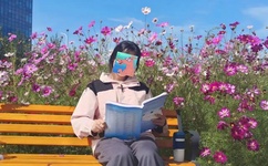 男人一边摸一边在做爽爽的事